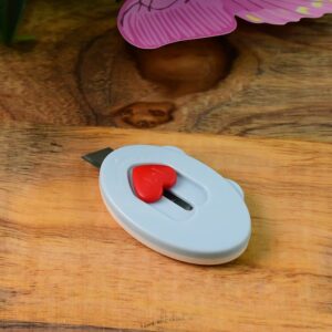 Mini Utility Cutter / Knife with Heart-Shaped Safety Lock (1 Pc)