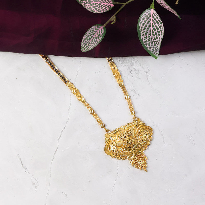 Designer Maharashtrian Mangalsutra Set – Elegant Pendant with Matching Earrings