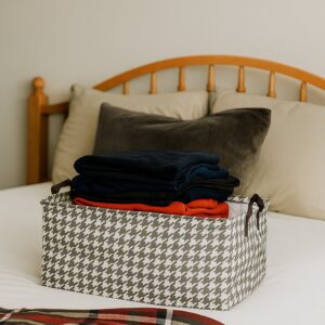 Foldable Fabric Storage Box with Handles (47 × 28 cm)