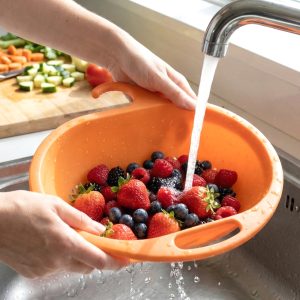 Multipurpose Plastic Kitchen Strainer Bowl with Hook Handle (1 Pc)