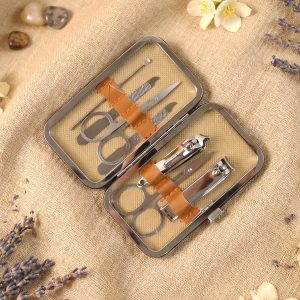 7 in 1 Professional Manicure Pedicure Nail Care Kit (1 Set)