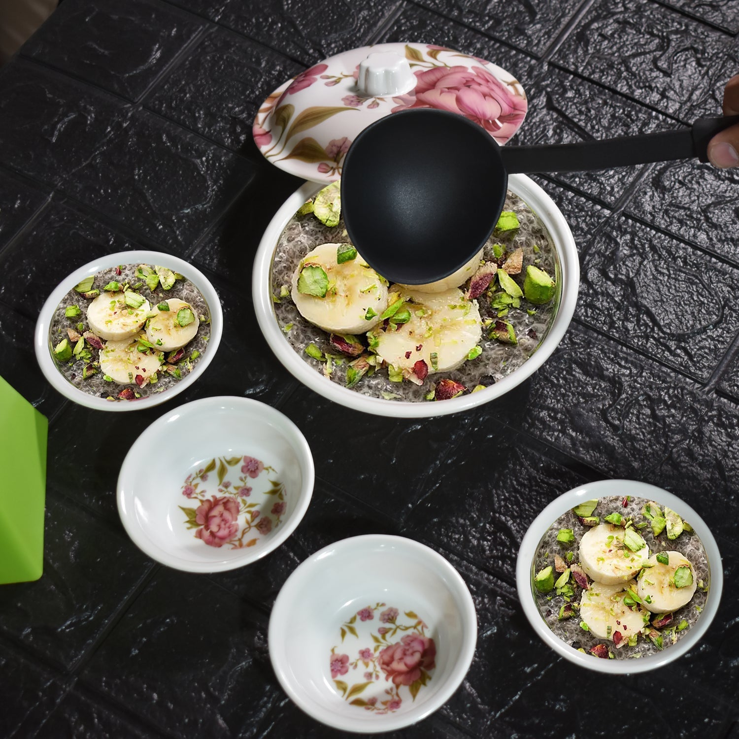 5 Pc Pudding Set used as a cutlery set for serving food purposes and sweet dishes