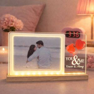 LED Couple Photo Frame Lamp with Wooden Base Romantic Decor
