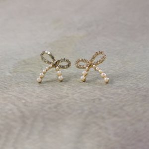 Chic Pearl Wreath Bow Earrings – Premium Design