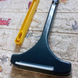 2-in-1 Mesh Cleaning Brush & Wiper with Extended Handle – Window Cleaner (1 Pc)