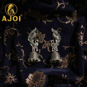 Regal Swan Motif Earrings