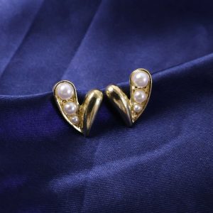 Elegant Korean Style Gold Pearl Heart Stud Earrings for Women & Girls