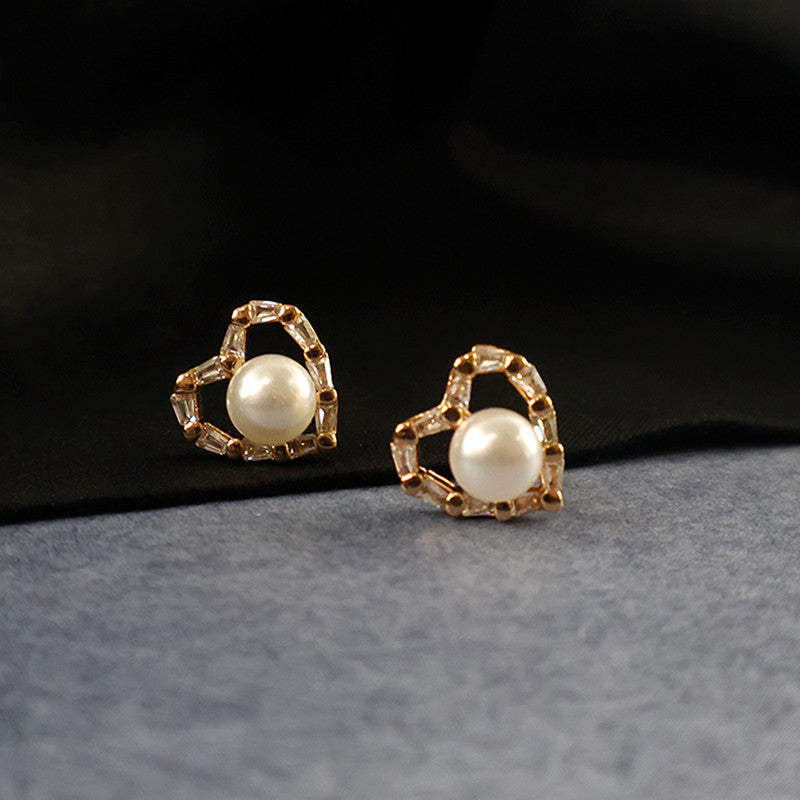 Charming Heart Shape Pearl and CZ Stone Stud Earrings for Women