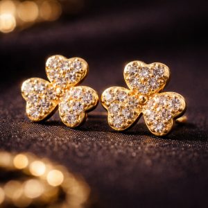 Elegant Clover Flower Design Stud Earrings for Women – Gold Tone Sparkling Floral Earrings