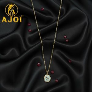 Luxe Gold Pendant Necklace