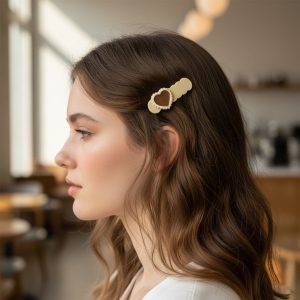 Heart Design Decorative Hair Clips Set (4 Pc)