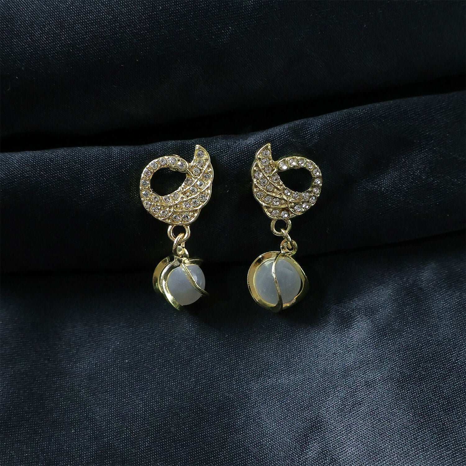 Designer Crystal Encrusted Swan Earrings – Graceful Pearly Drop Statement Jewelry