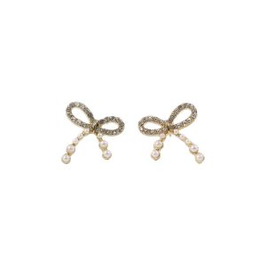 Chic Pearl Wreath Bow Earrings – Premium Design