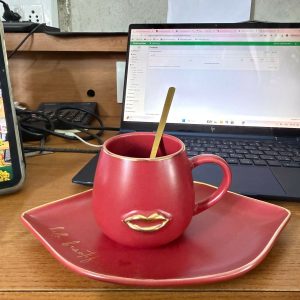 Red Ceramic Coffee Mug with Tray & Spoon Lip Design Cup Set