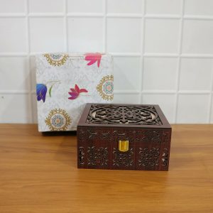 Artisanal 4-Jar Hand-Carved Wooden Gift Chest – Luxury Gourmet Storage Box