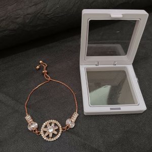 Graceful AD Bracelet with flower motif for women