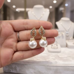 Luxury Korean Style Gold Leaf Pearl Drop Earrings for Women