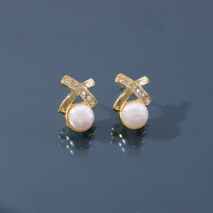 Elegant Pearl Crystal Stud Earrings for Women And Girls
