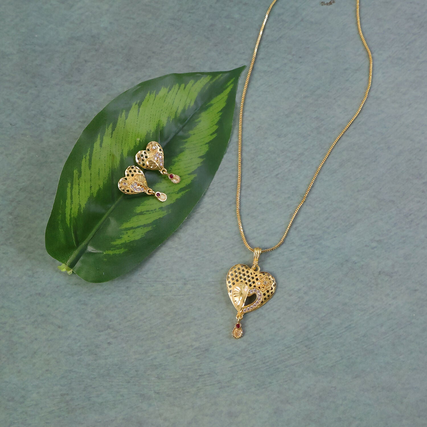 Heart Motif Gold Pendant and Earring Set Elegant Traditional Jewelry Set for Women - Image 5